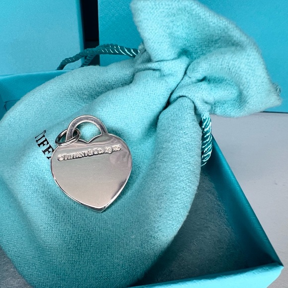 Tiffany & Co. Medium blue border charm. - Picture 5 of 8